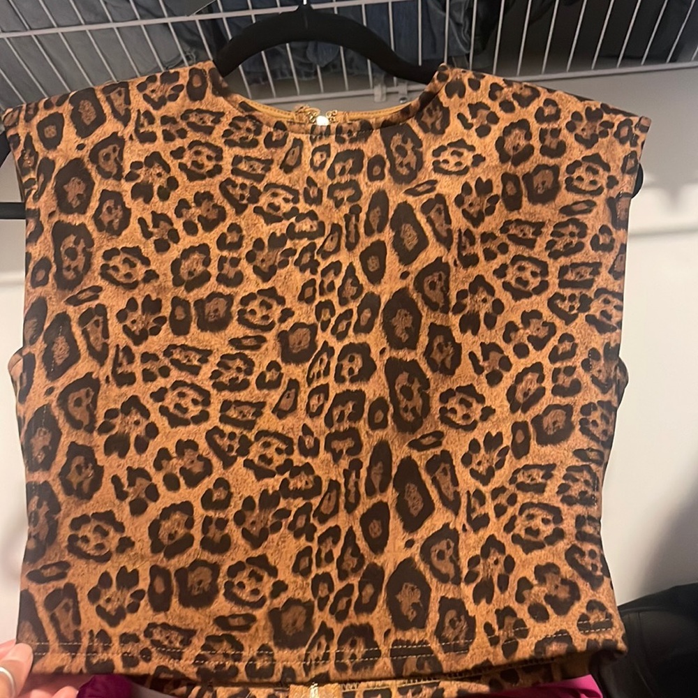 Windsor Leopard crop top with shoulder padding